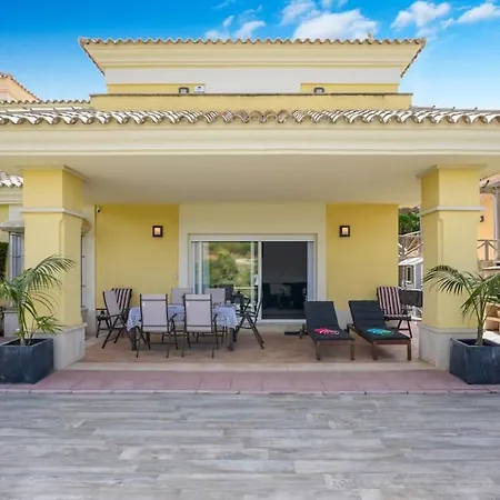 בית נופש Incredible House In Santa Clara Golf W/ Parking מארבלה