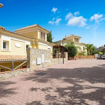 Incredible House In Santa Clara Golf W/ Parking מארבלה